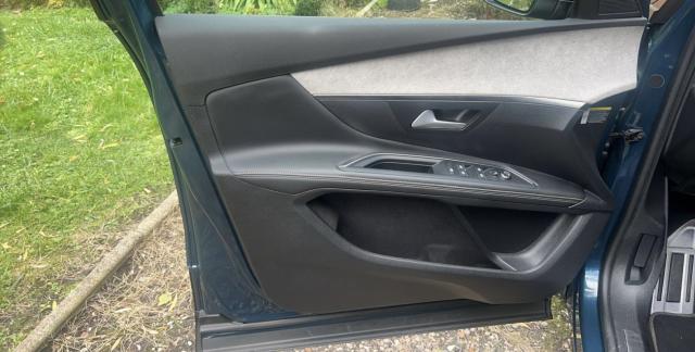 Peugeot 5008 image 8