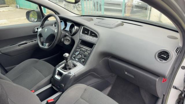 Peugeot 5008 image 6