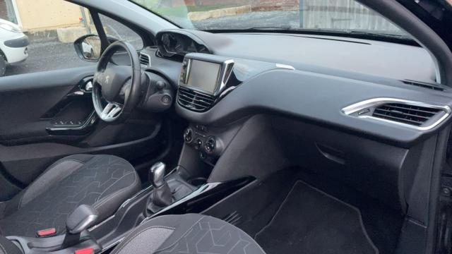 Peugeot 2008 image 6