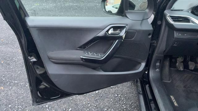 Peugeot 2008 image 2