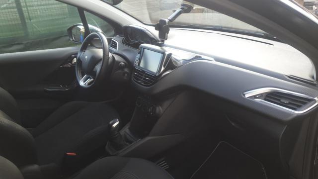 Peugeot 208 image 5