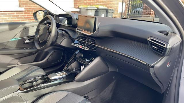 Peugeot E-208 image 5