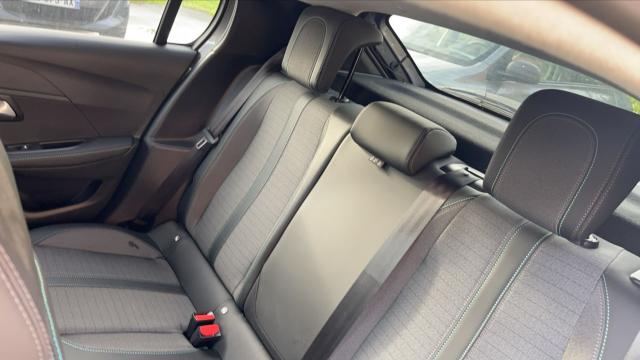 Peugeot E-208 image 2