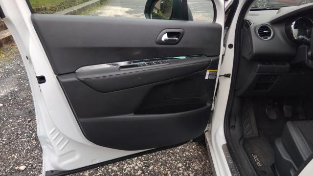Peugeot 3008 image 2