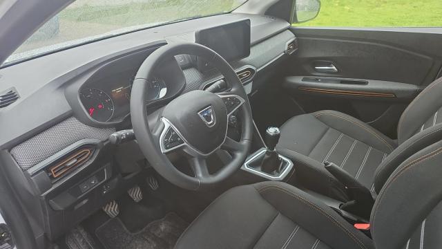 Dacia Sandero image 2