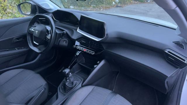 Peugeot 208 image 4
