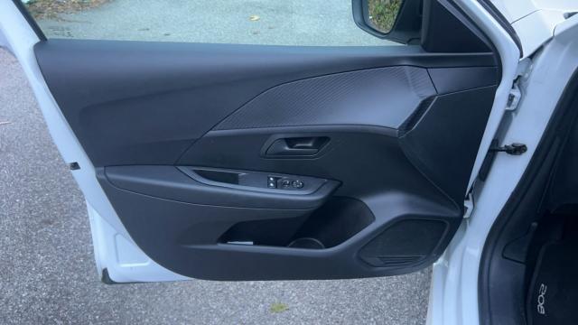 Peugeot 208 image 5