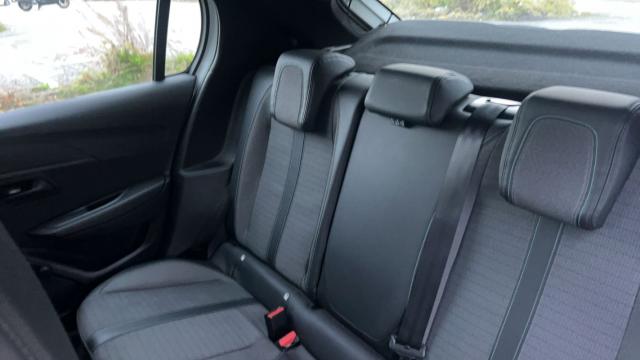 Peugeot 208 image 9