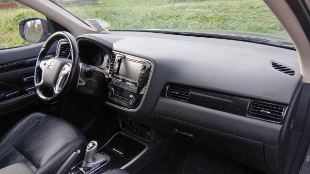 Mitsubishi Outlander image 4