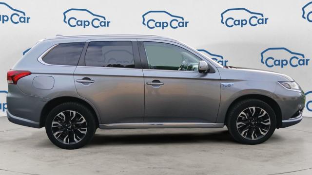 Mitsubishi Outlander image 8