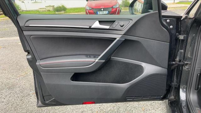 Volkswagen Golf image 2