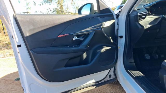 Peugeot 2008 image 8