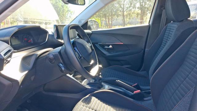 Peugeot 2008 image 1