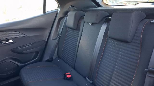 Peugeot 2008 image 6