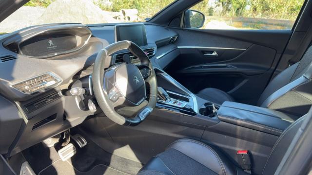 Peugeot 5008 image 1