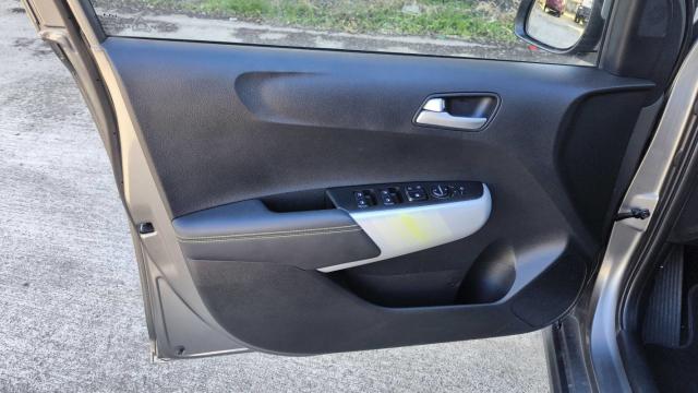 Kia Picanto image 5