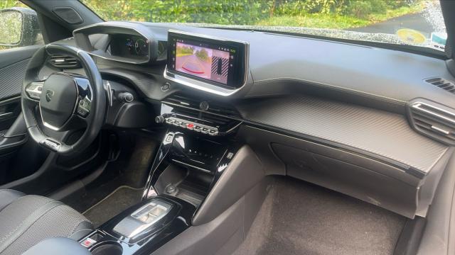 Peugeot 2008 image 8