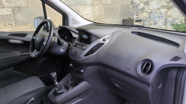 Ford Transit Courier image 3