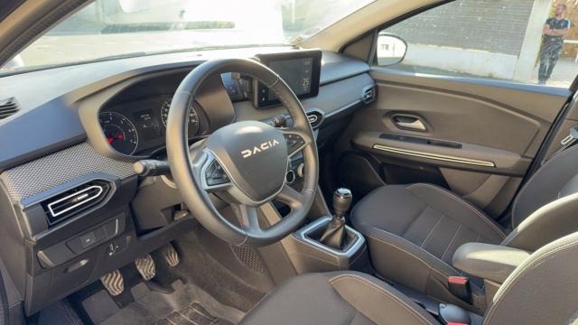 Dacia Jogger image 1