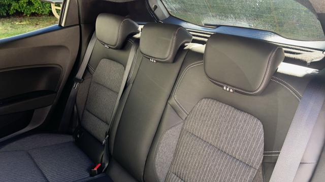 Renault Clio image 9