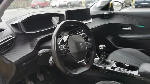 Peugeot 208 image 3