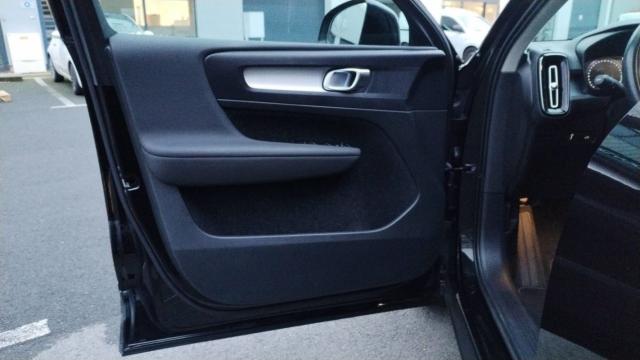 Volvo Xc40 image 6