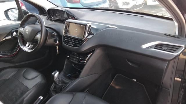 Peugeot 208 image 7