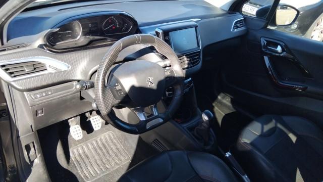 Peugeot 208 image 8