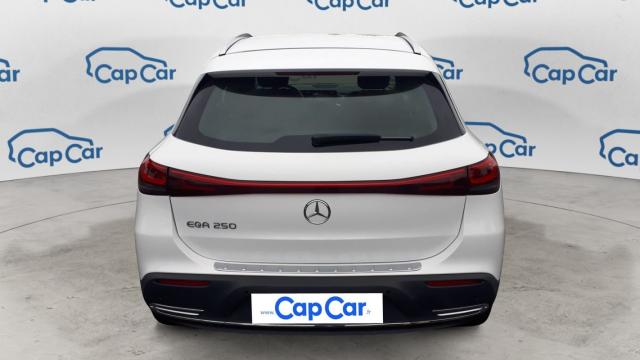 Mercedes Benz Eqa image 2