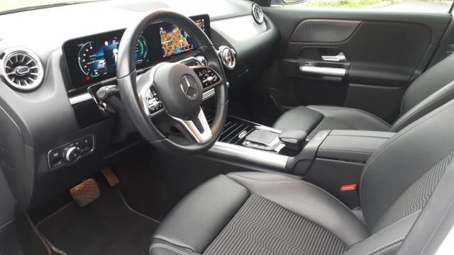 Mercedes Benz Eqa image 5