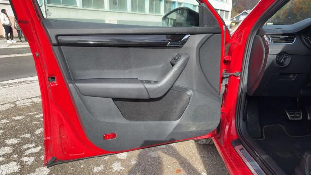 Skoda Octavia image 6