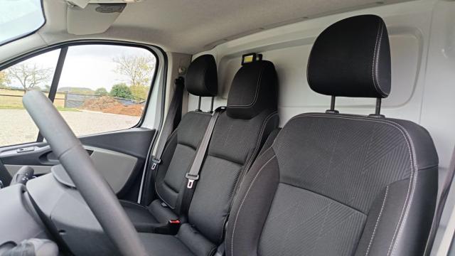 Renault Trafic image 8