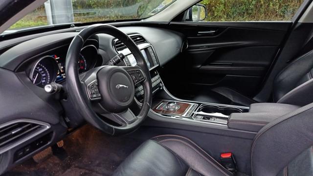 Jaguar Xe image 2