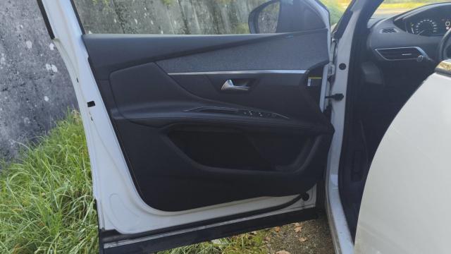 Peugeot 3008 image 1