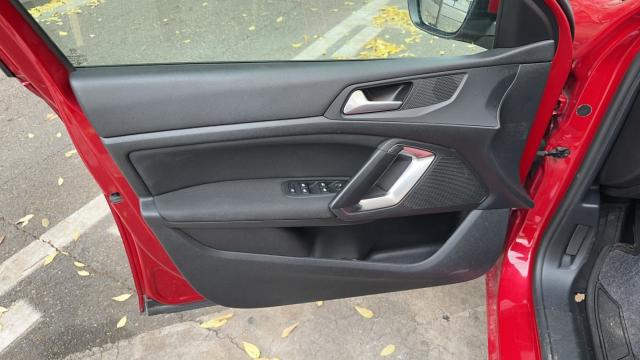 Peugeot 308 image 3