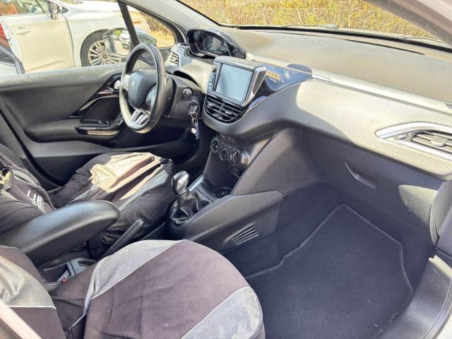 Peugeot 208 image 4
