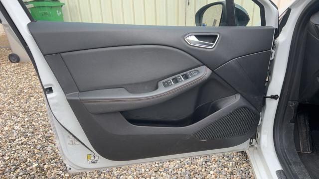 Renault Clio image 9