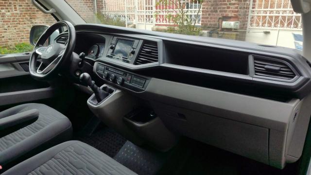 Volkswagen Caravelle image 5