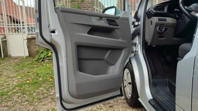 Volkswagen Caravelle image 8