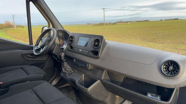 Mercedes Benz Sprinter image 3