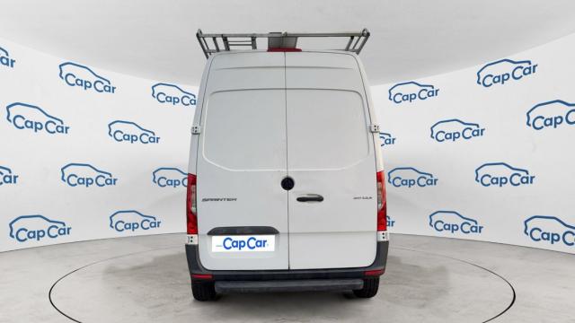 Mercedes Benz Sprinter image 2
