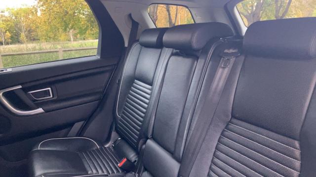 Land Rover Discovery Sport image 1