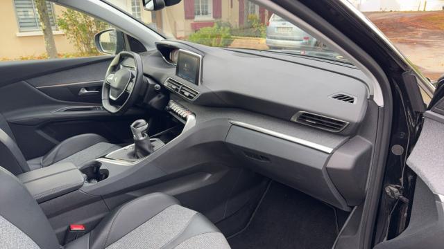 Peugeot 3008 image 2