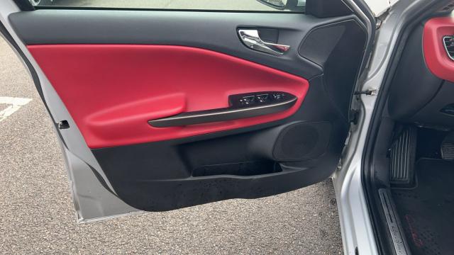 Alfa Romeo Giulietta image 7