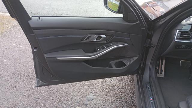 Bmw Série 3 image 2