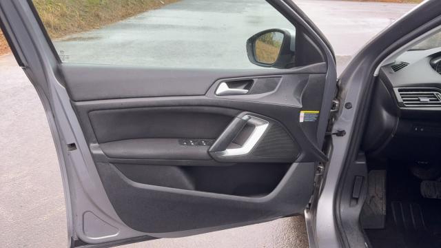 Peugeot 308 image 8