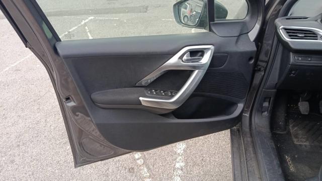 Peugeot 2008 image 4