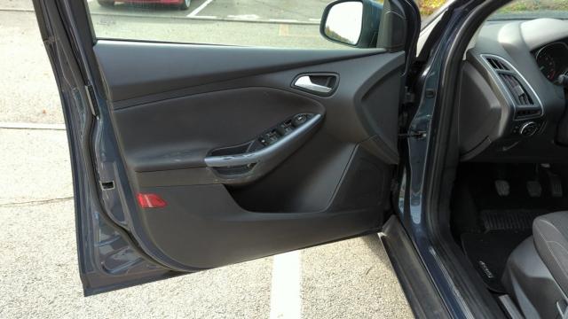 Ford Focus image 5