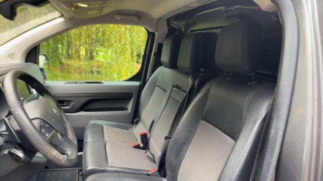 Peugeot Expert image 1