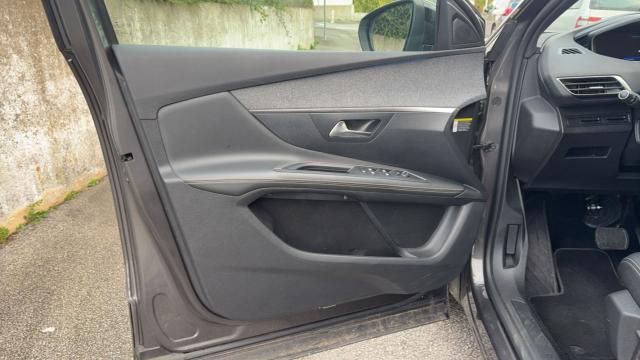Peugeot 3008 image 3